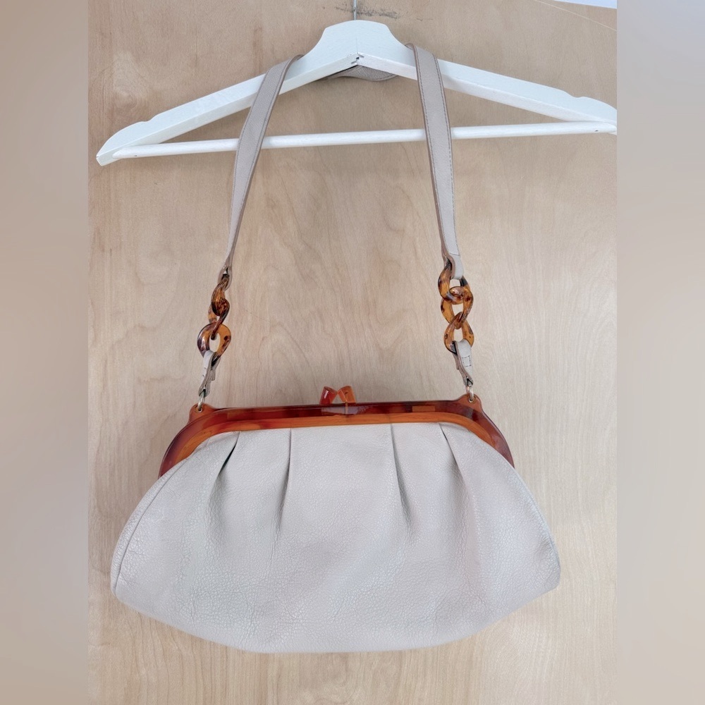 Liz Claiborne Cream Shoulder Bag with Tortoiseshell Accent - Picture 2 of 10